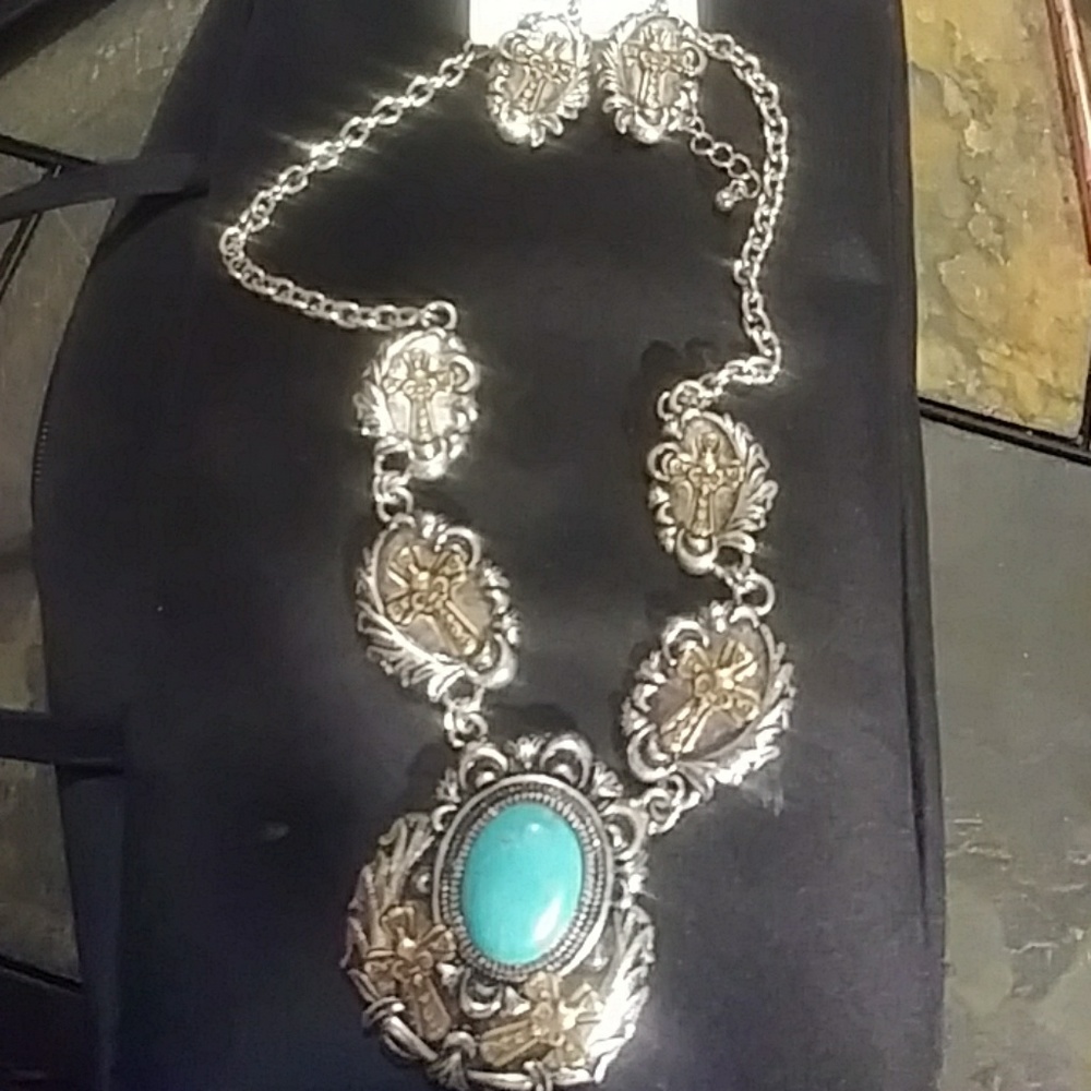Super cute Silver Necklace n Earring set